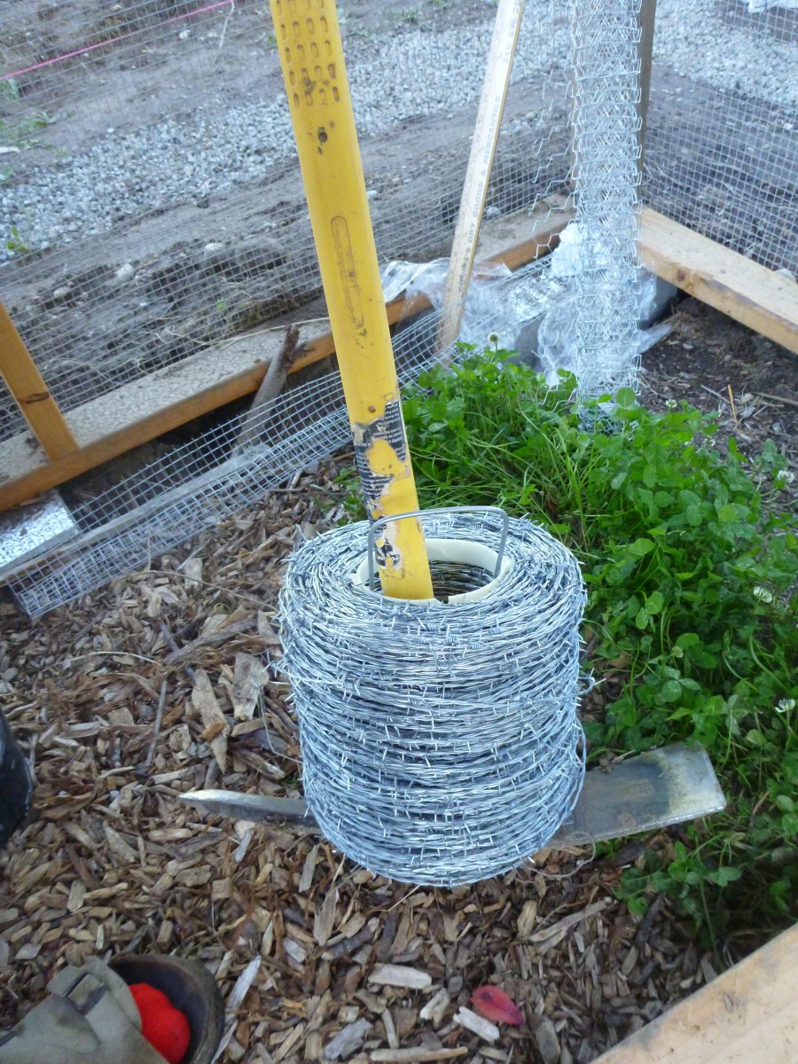 Easy Way to Unroll Barbed Wire